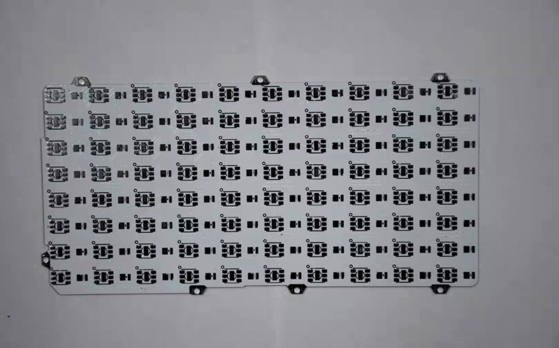 雙（shuāng）麵白油燈板