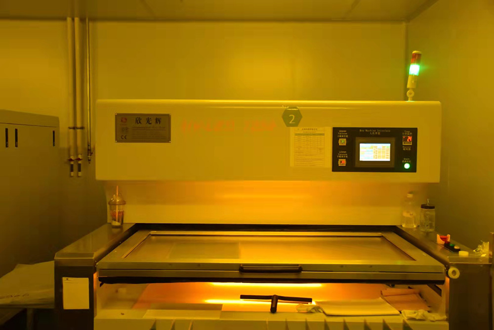 阻（zǔ）焊曝（pù）光機                